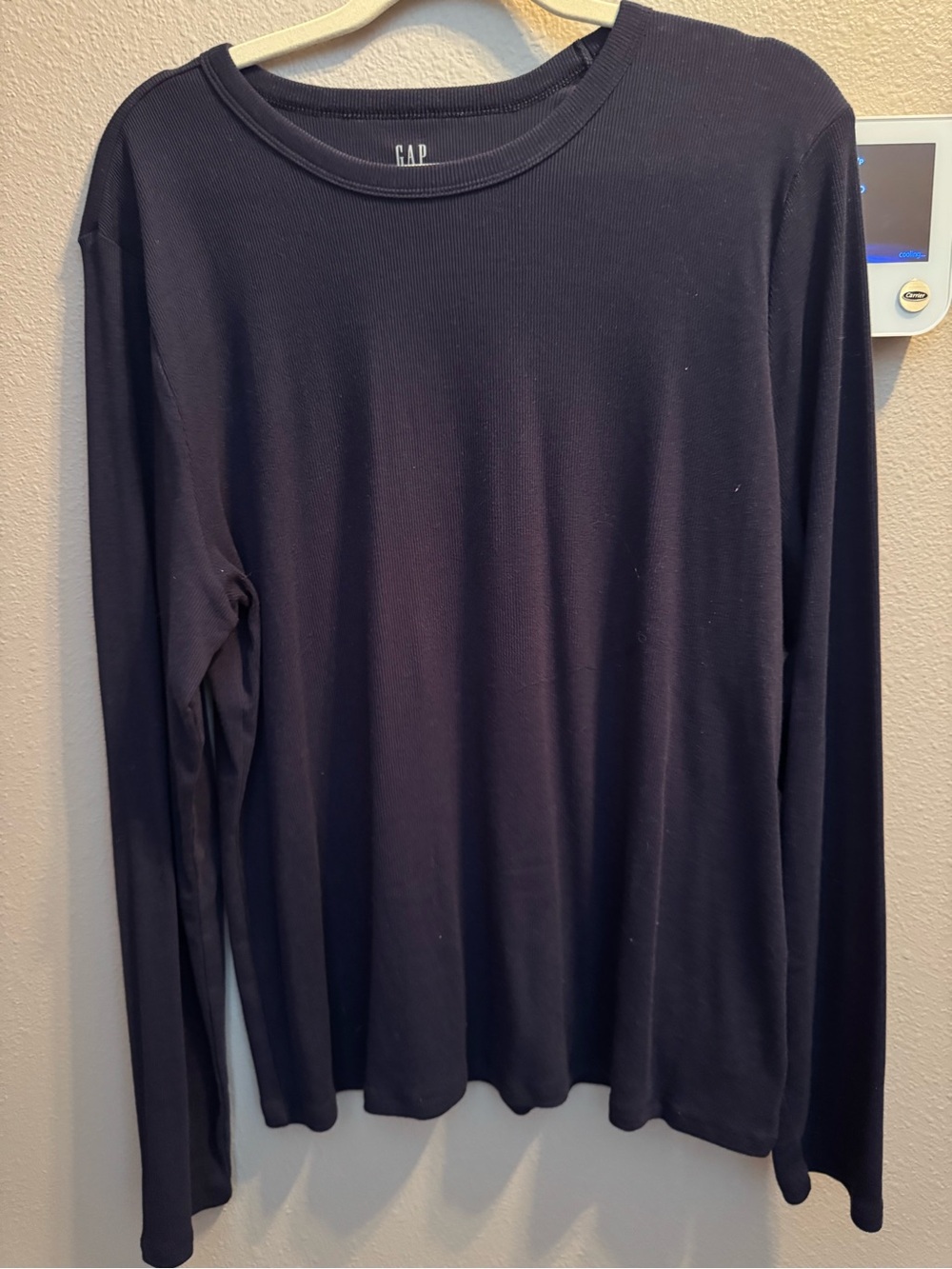 GAP Women’s Long-Sleeve Crewneck Shirt - Black